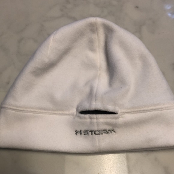 Under Armour Cap with Ponytail Slot - Picture 2 of 5